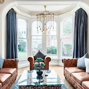The Heaton At Claremont Serviced Apartment