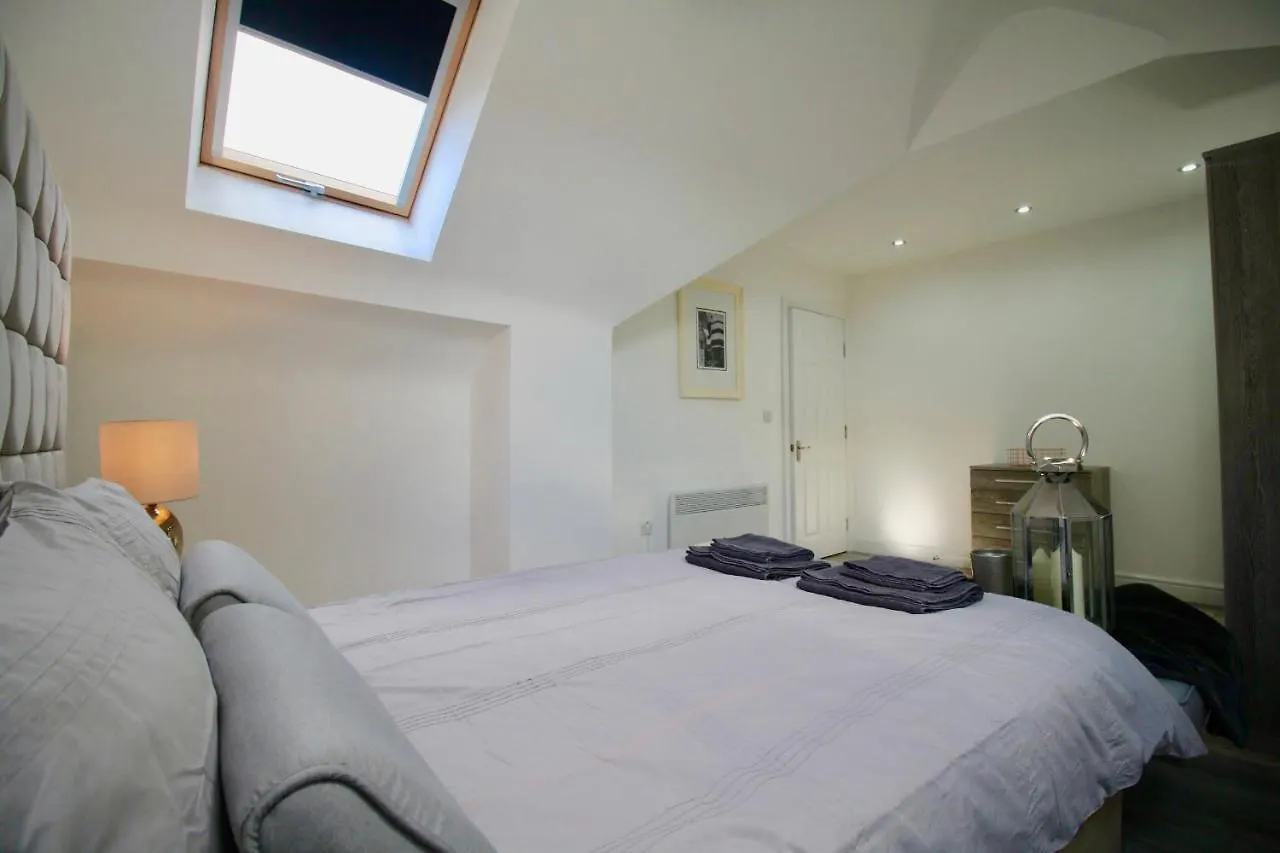 Roundhay Flat Duplex - Sleeps 2 Apartment Leeds
