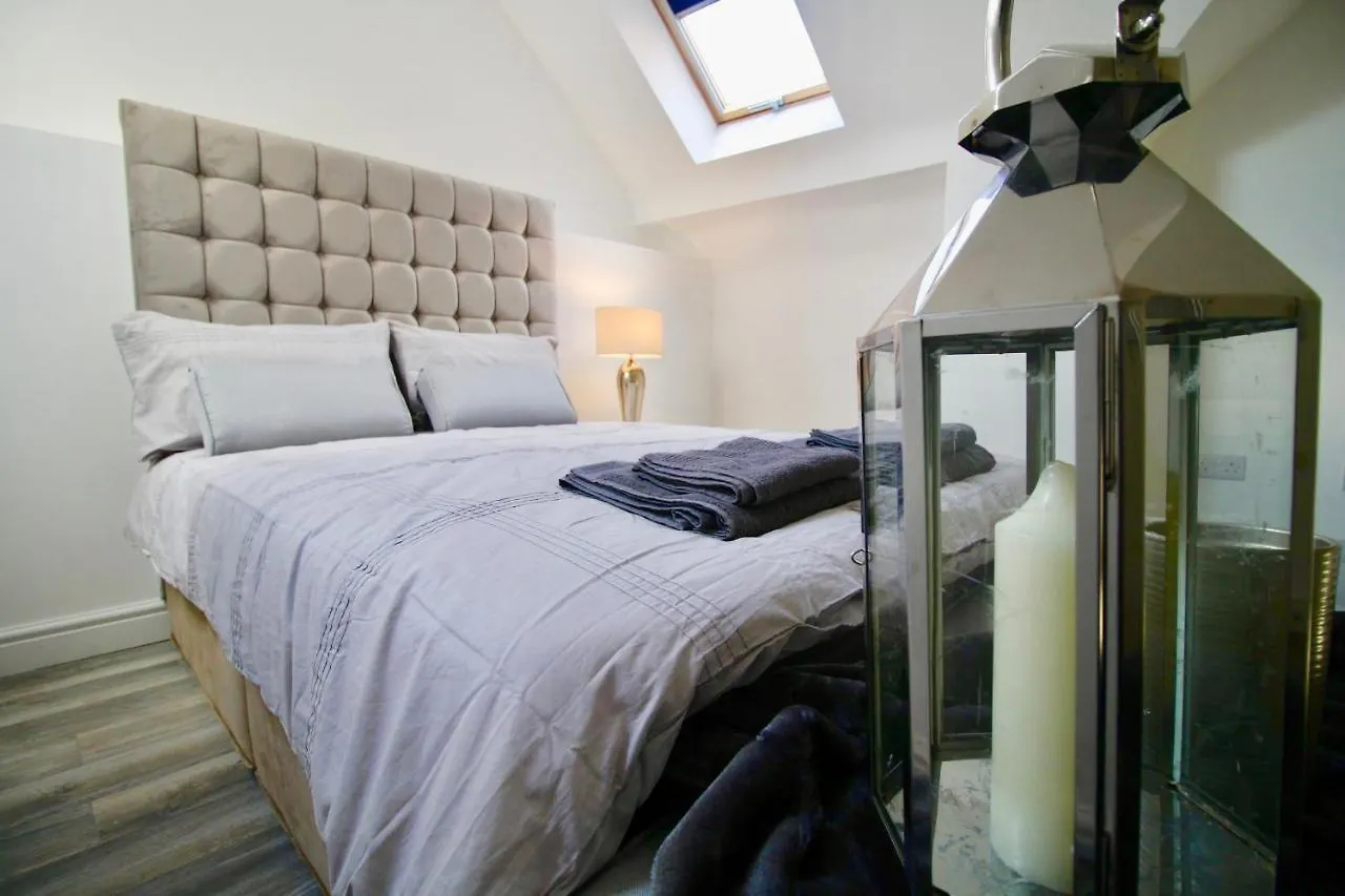 Roundhay Flat Duplex - Sleeps 2 Apartment Leeds  United Kingdom